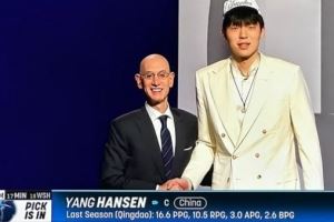 孔德昕：18年，6572天，我们终于又等到了中国球员在选秀夜上台